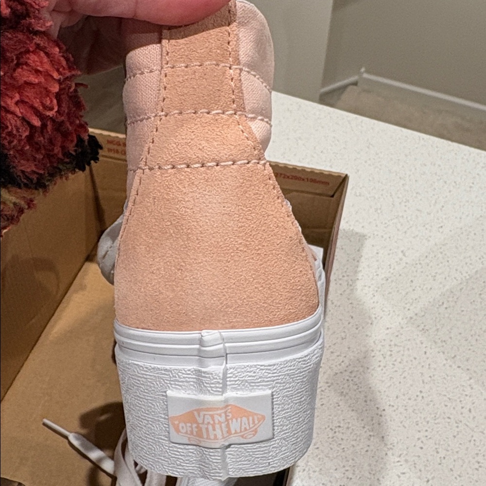 Vans Women's Light Pink High-Top platform Sneakers brand new size 6 - Picture 2 of 2